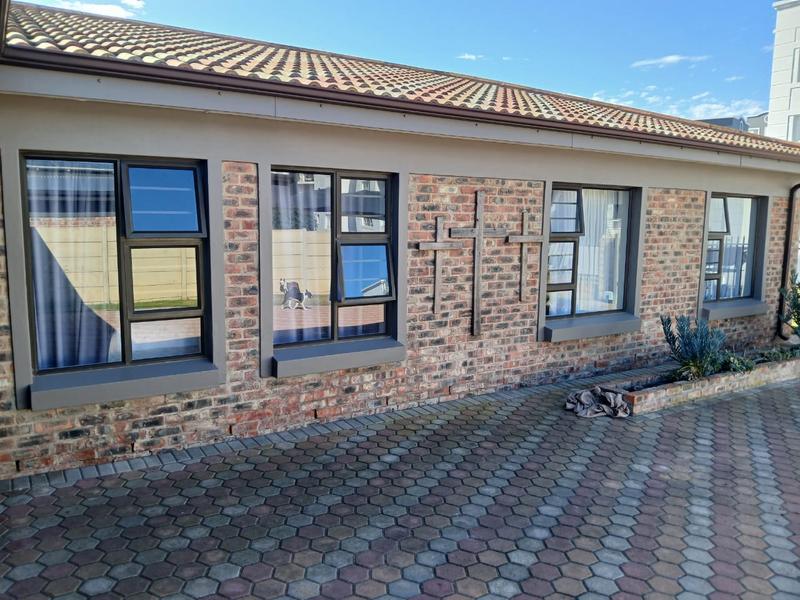 4 Bedroom Property for Sale in Reebok Western Cape